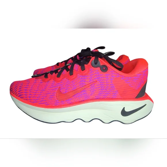 Nike Motiva 'Bright Crimson Fuchsia Dream', Womens 9 - Picture 2 of 11